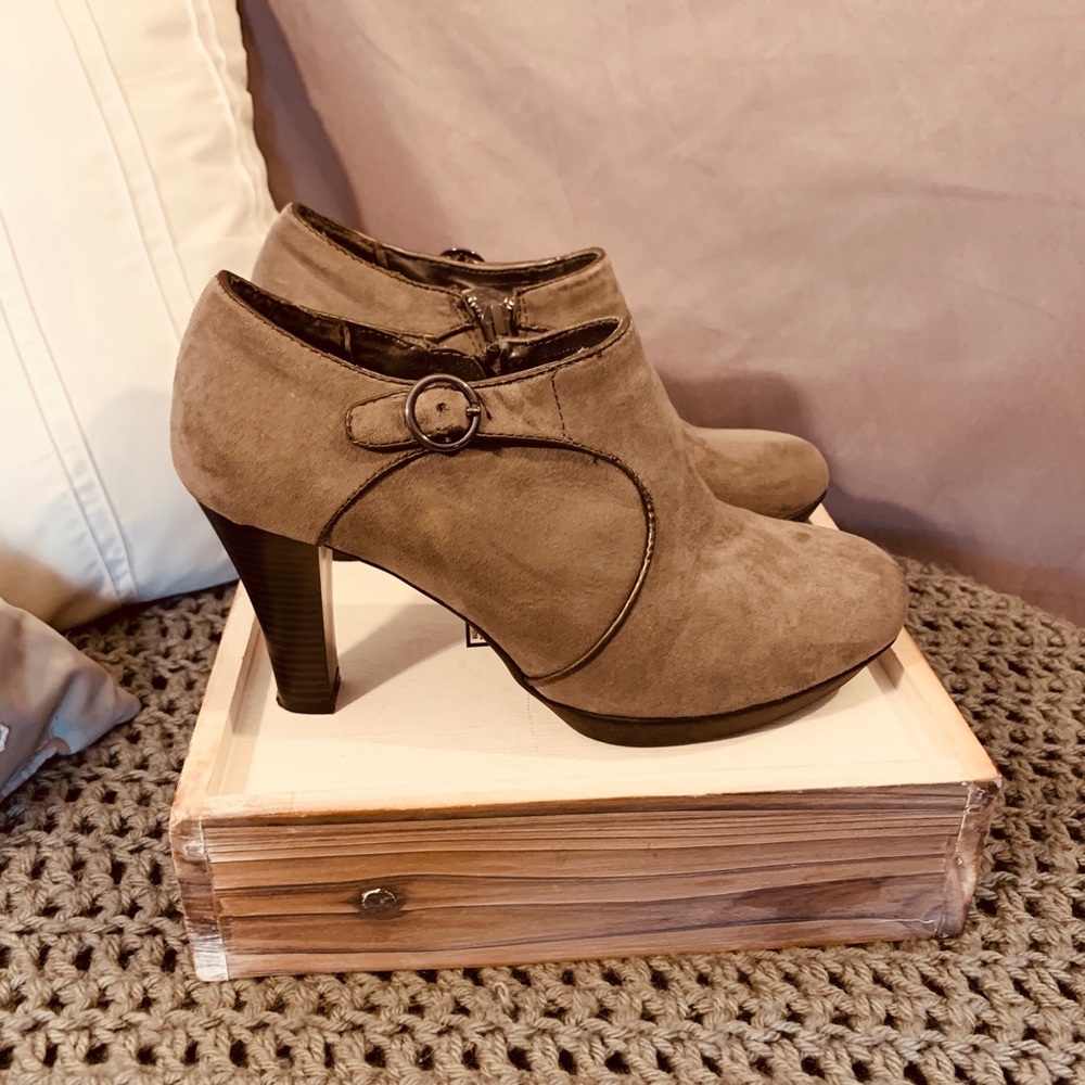 Grey booties - Picture 2 of 7